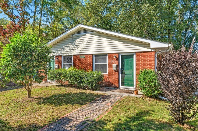 Building Photo - 1017 Onslow St