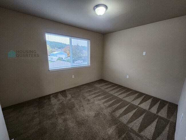 Building Photo - 5120 E Grace Ave