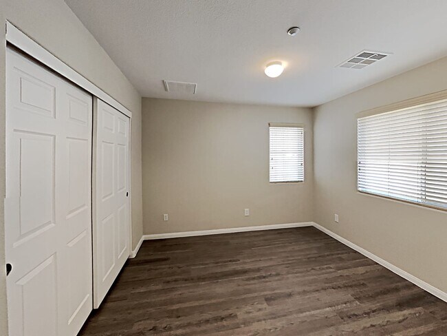 Building Photo - 8920 Paula Jean Ave