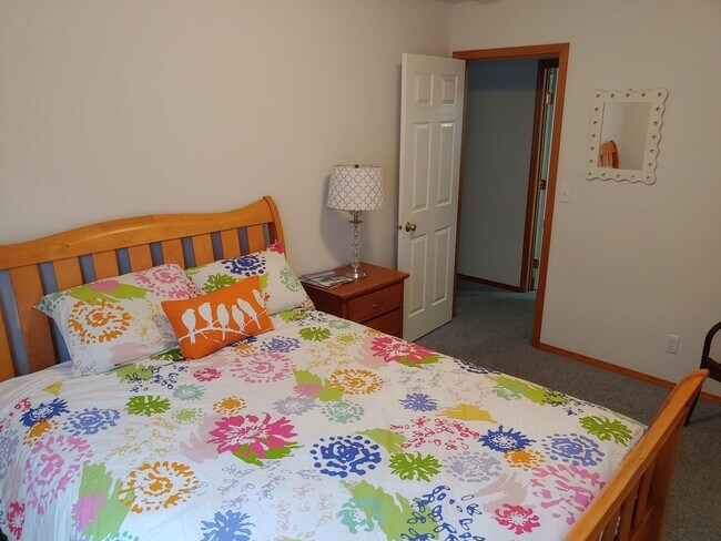 Building Photo - "Welcome to the fully furnished rancher wi...