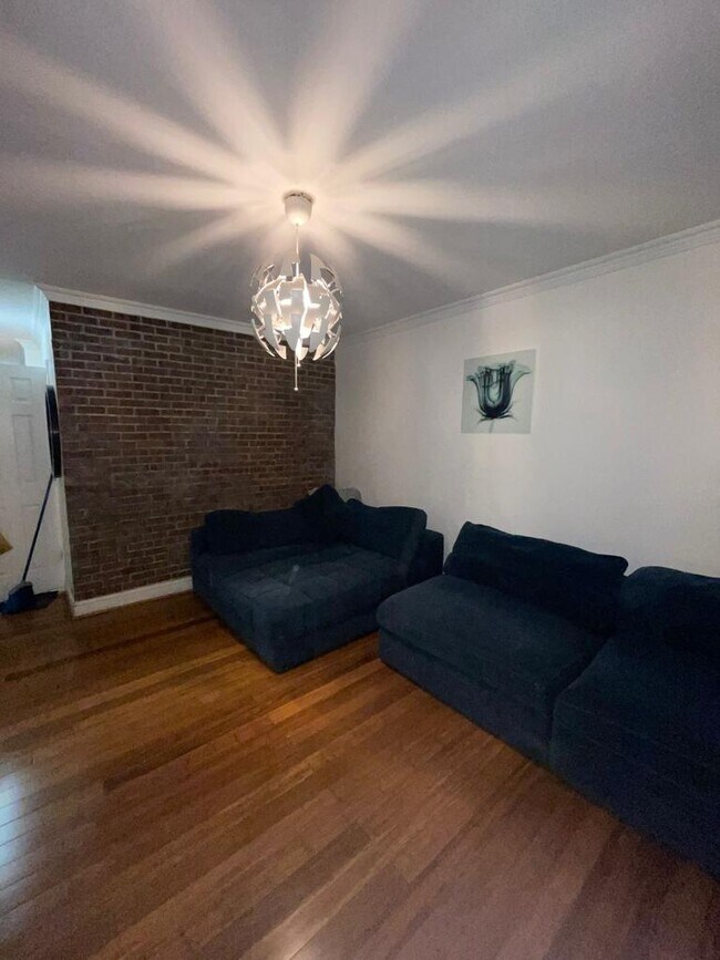 Building Photo - 1701 Montello Ave NE