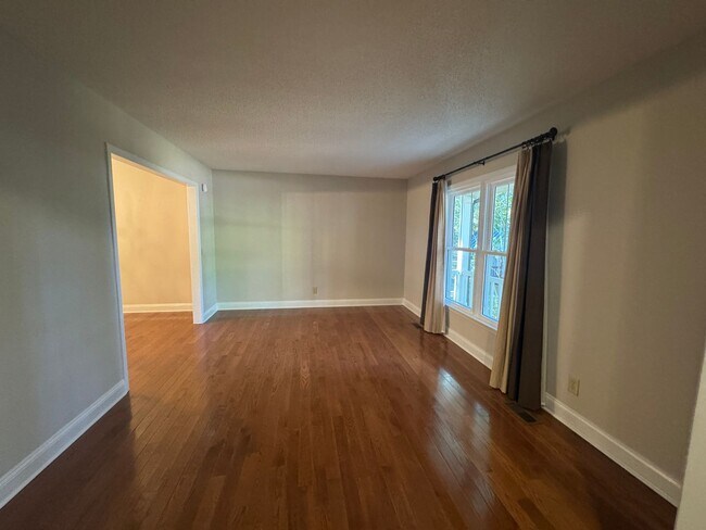 Building Photo - 3BR/2.5BA Home on 1 Acre in Spring Lake