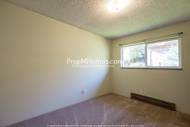 Building Photo - Two Bedroom Charmer in the Heart of Oregon City - Garage Included!