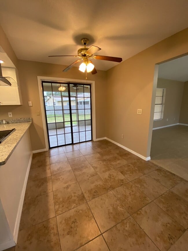 Building Photo - 1078 E Gaucho Cir