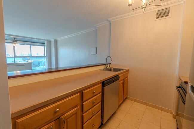 Building Photo - 380 Mountain Rd