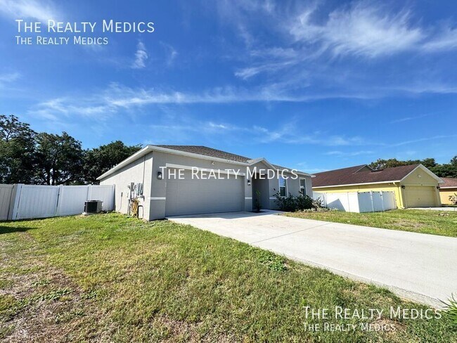 Building Photo - 320 Mariana Way