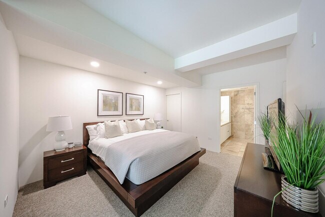 Building Photo - 7121 E Rancho Vista Dr