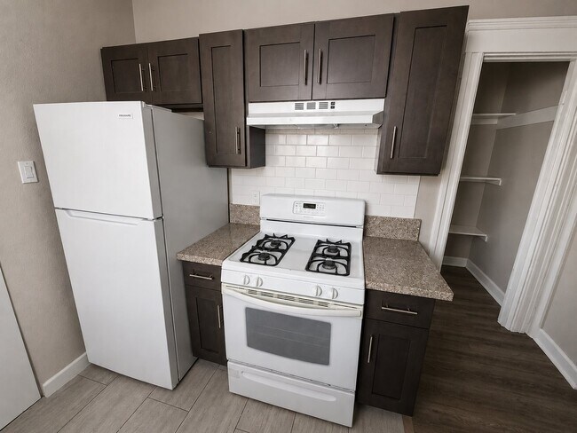 Building Photo - 145 E 36th Pl