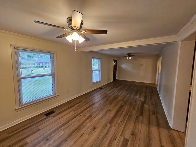 Building Photo - 1318 Planters Dr