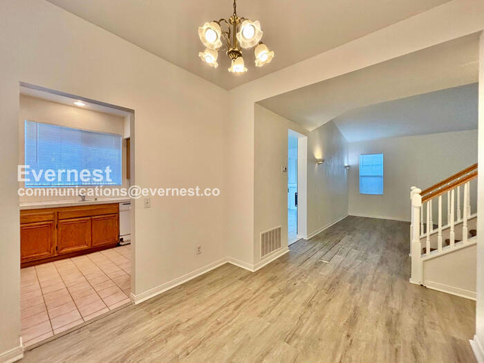 Building Photo - 27620 Parkside Dr