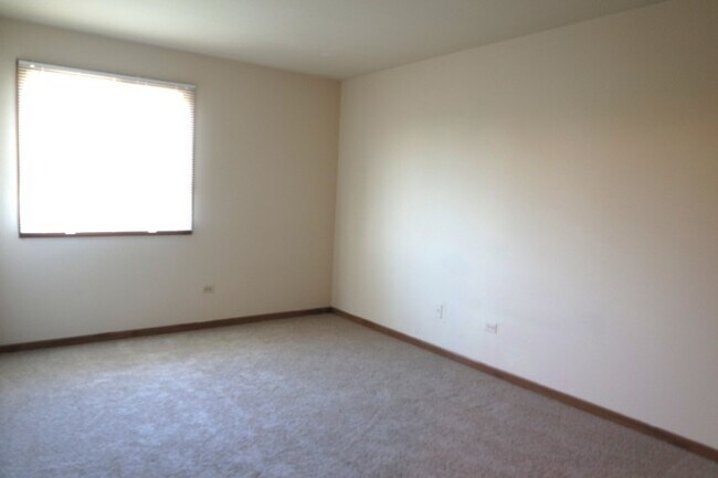 Building Photo - 4120 Williamsburg Ct