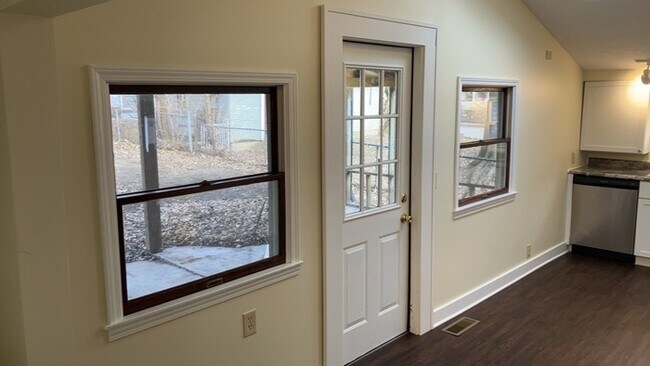 Building Photo - 319 E Canal St