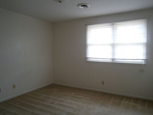 Building Photo - 112 Ramona Ave