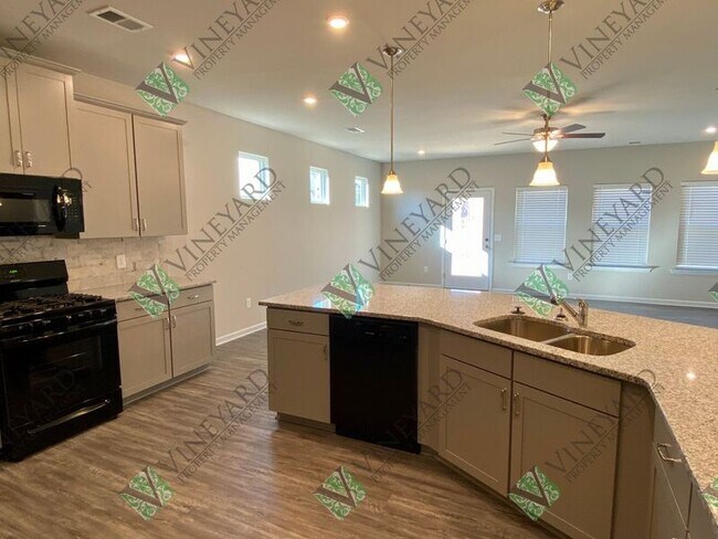 Building Photo - 186 Malbone St SW