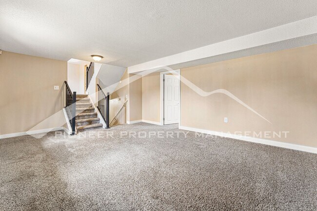 Building Photo - 5063 W 70th Pl