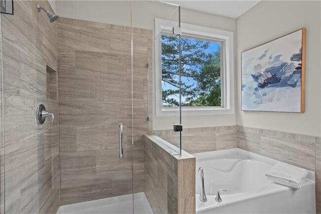 Building Photo - 3159 Rutter Dr