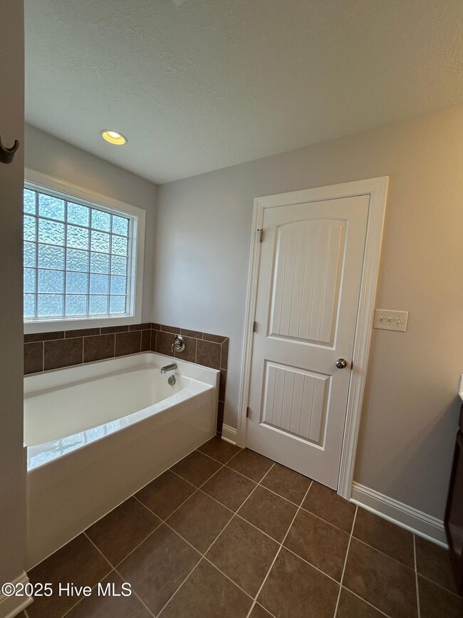 Building Photo - 504 Turpentine Trail