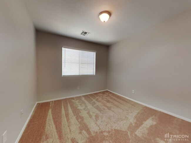 Building Photo - 12927 W Port Royale Ln