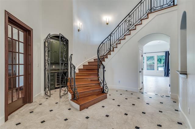 Building Photo - 503 Clear Vista Dr