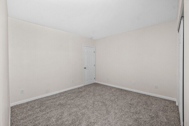 Building Photo - 455 Del Mar Ct
