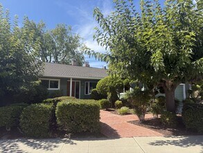 Building Photo - 359 Polk Way