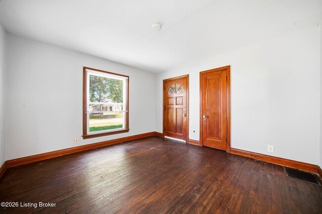 Building Photo - 1050 Oakwood Ave