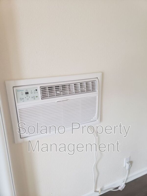 Building Photo - 1712 Arthur Ct