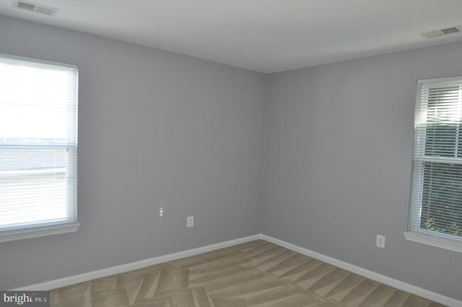 Building Photo - 1111 Jousting Way