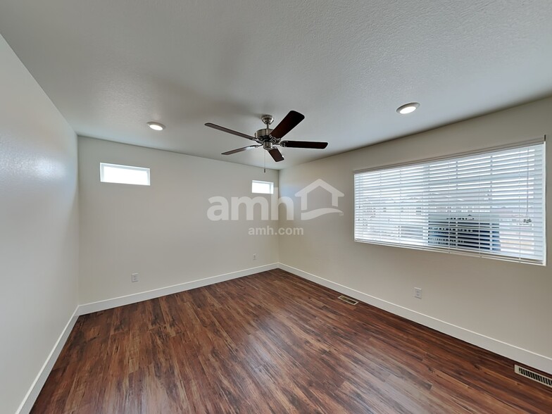 Building Photo - 3939 Ryedale Wy