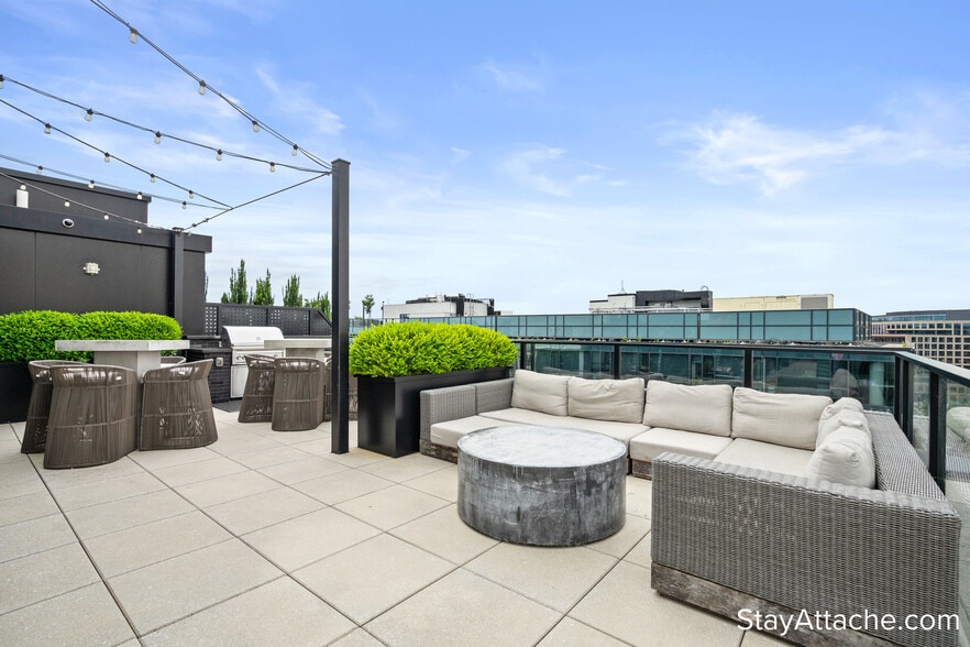 Building Photo - 1300 4th St SE