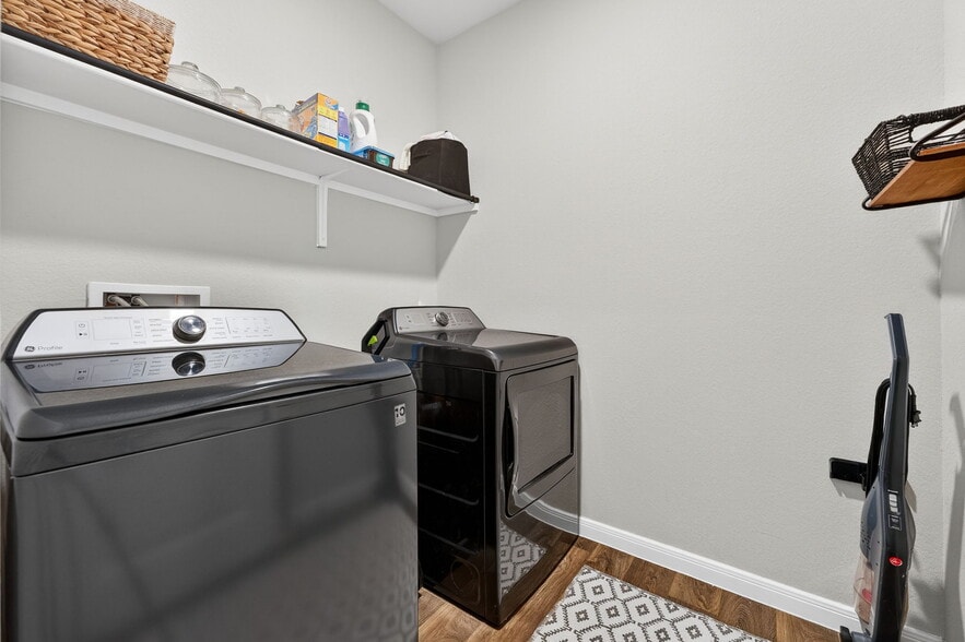 Building Photo - 301 Carolina Buckthorn Dr