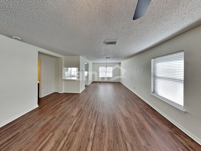 Building Photo - 2817 Lotus Park