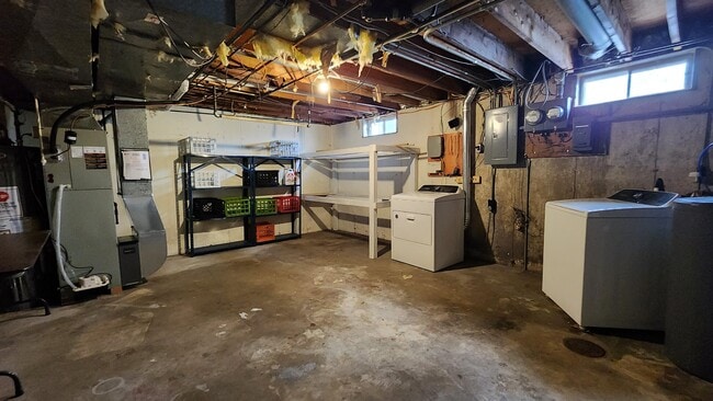 Building Photo - 2421 Adler Cir