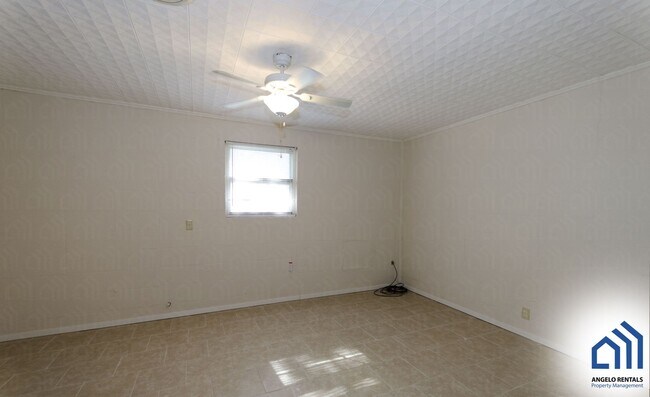 Building Photo - Affordable 3 bedroom 1 bath house COMING SOON!