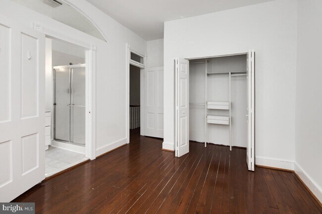 Building Photo - 1322 35th St NW