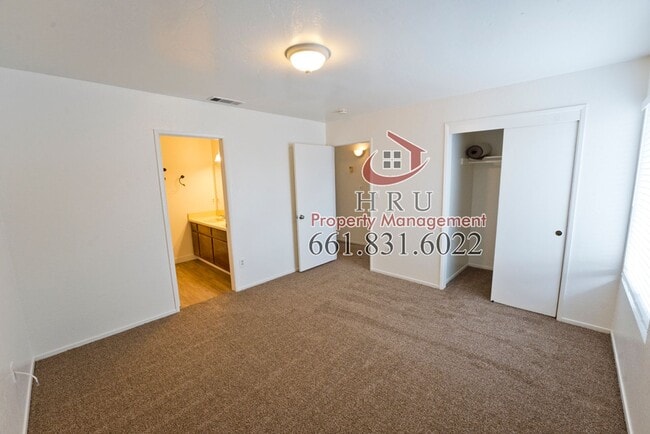 Building Photo - 6401 Castleford St