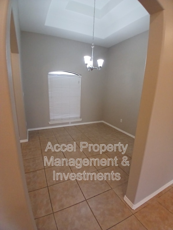 Building Photo - 3216 Ginger Ave