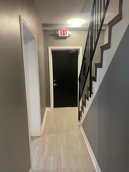 Entrance to Apartment - 216 Findlay St