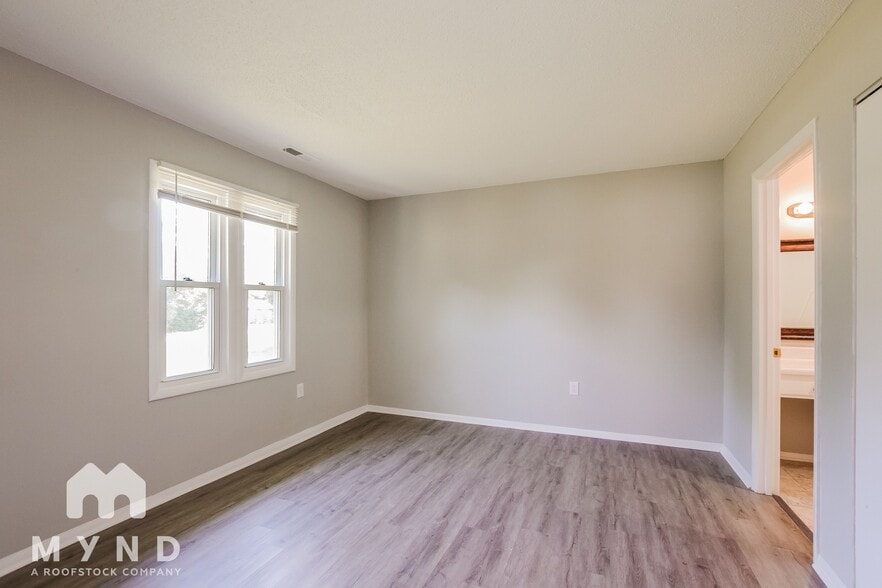 Building Photo - 8401 Clear Meadow Ln