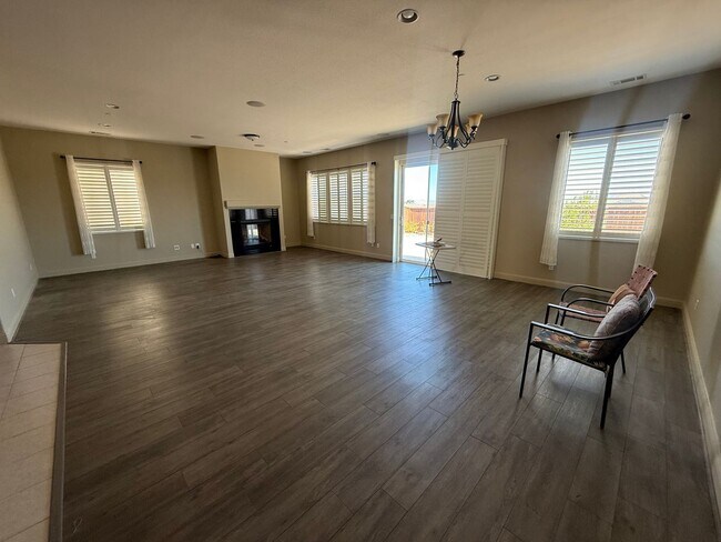 Building Photo - 955 Romneya Ln