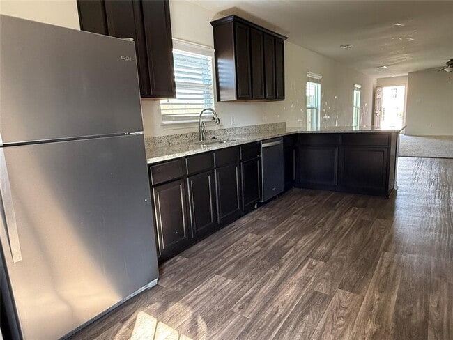 Building Photo - 1008 Riverdale Cove