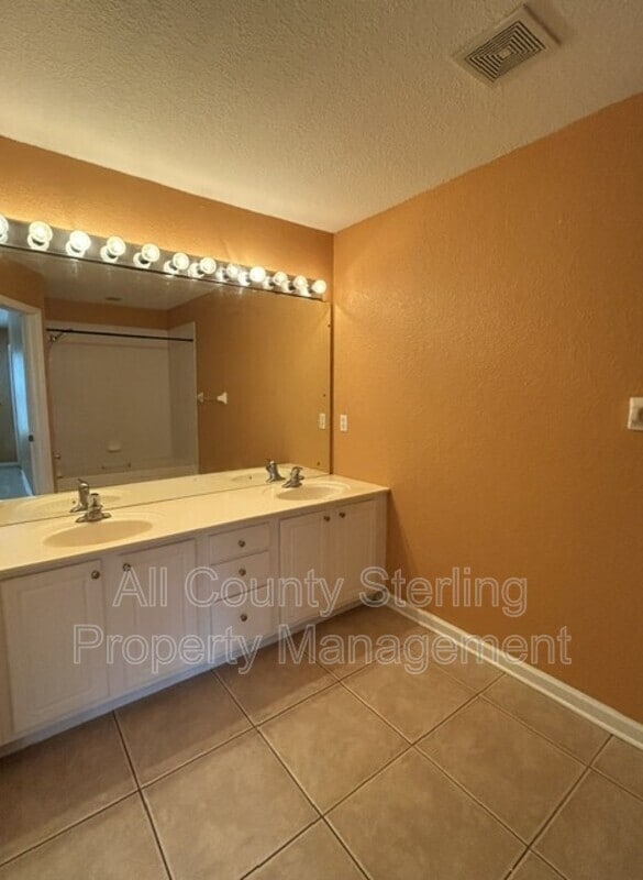 Building Photo - 5052 Hawkstone Dr
