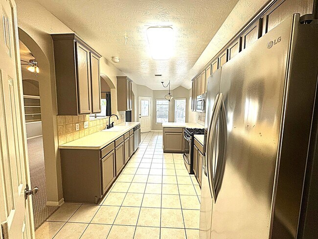 Building Photo - 20927 Nashland Ct