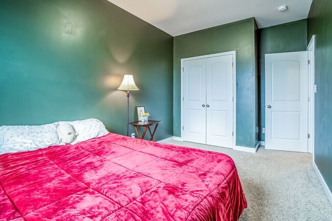 Building Photo - 3-Bedroom Townhome with Garage in Holly Ridge