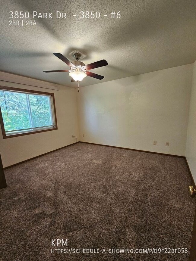Building Photo - 3850 Park Dr