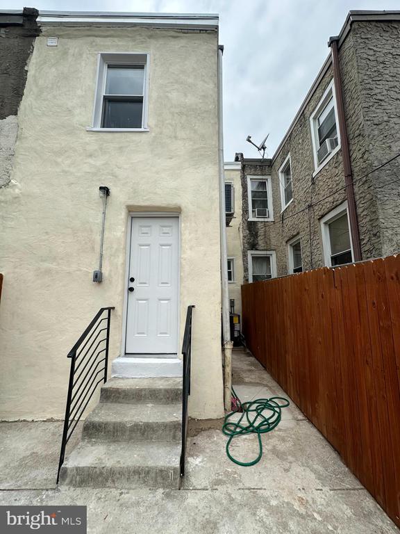 Building Photo - 2539 N Marshall St