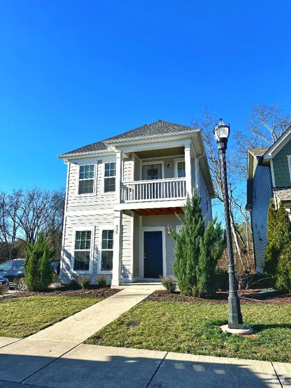 Building Photo - 335 Lakeside Park Dr