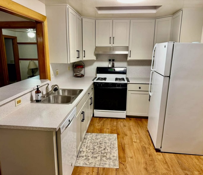 Building Photo - 528 W Columbia St