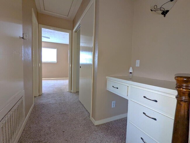Building Photo - 22 Woody Creek Dr