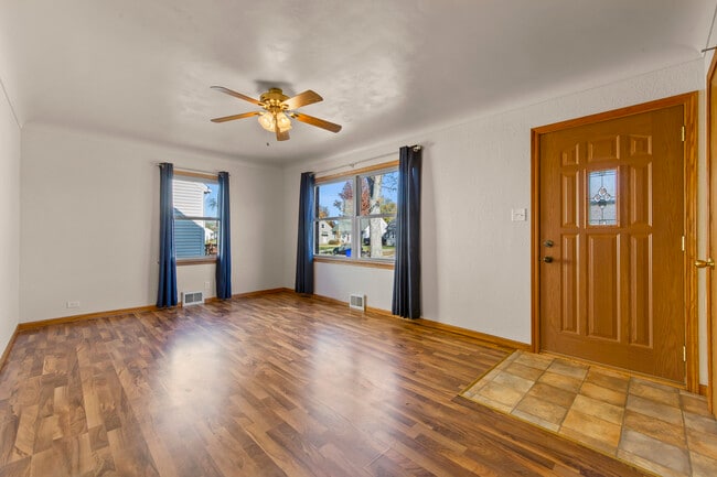 Building Photo - 1412 9th St NW